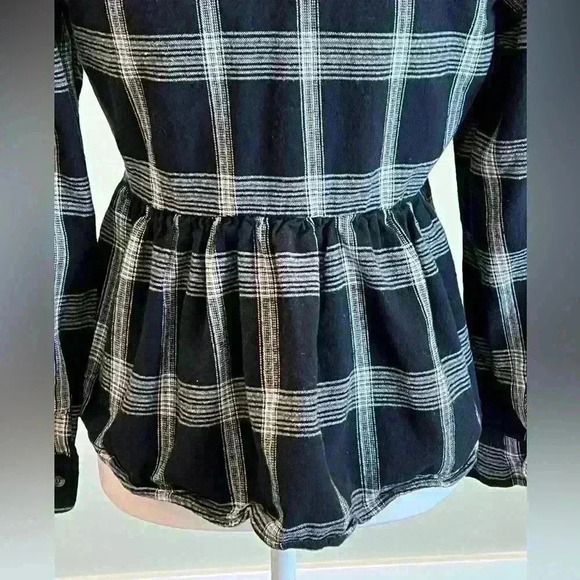 Love notes Womens Small Black Plaid Long Sleeve Top with Peplum ruffle Bottom - Picture 5 of 10